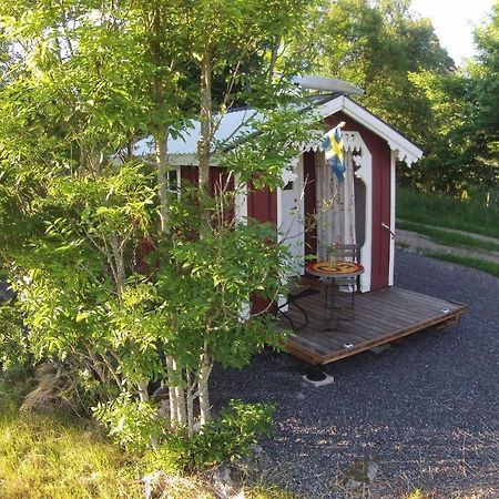 Liten Enklare Klimatsmart Stuga I Roslagen Osthammar Exterior photo