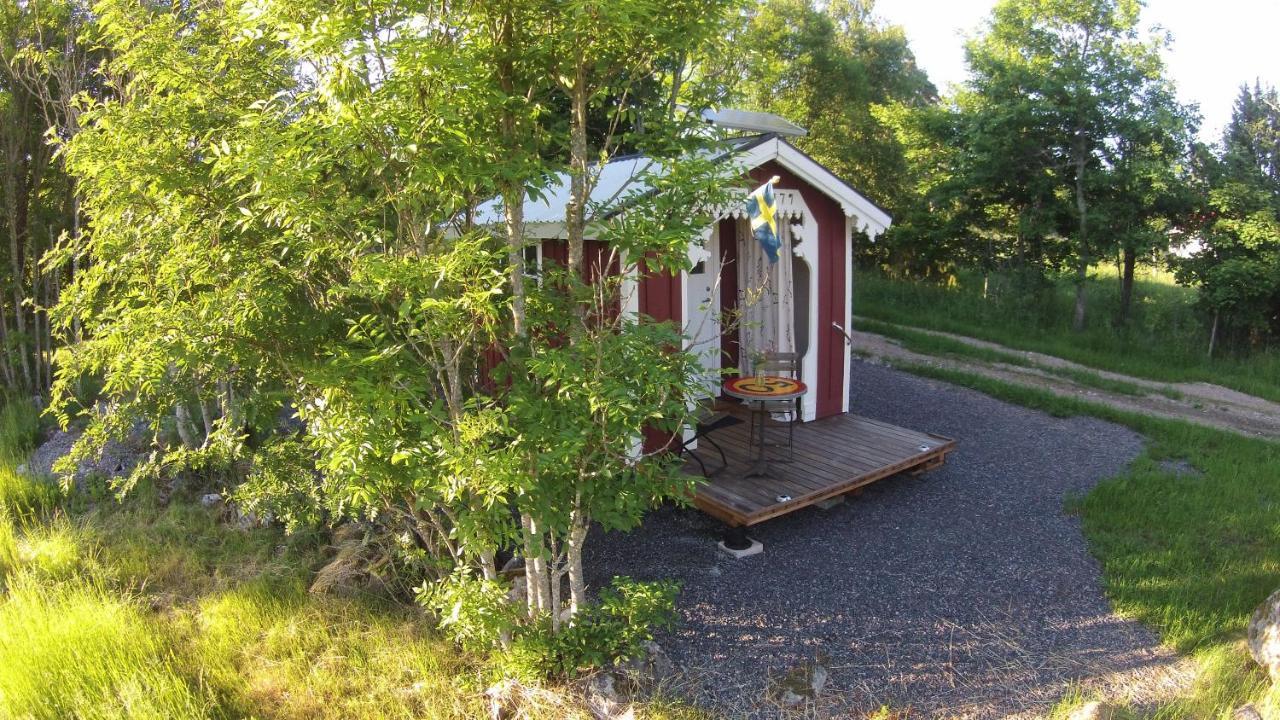 Liten Enklare Klimatsmart Stuga I Roslagen Osthammar Exterior photo